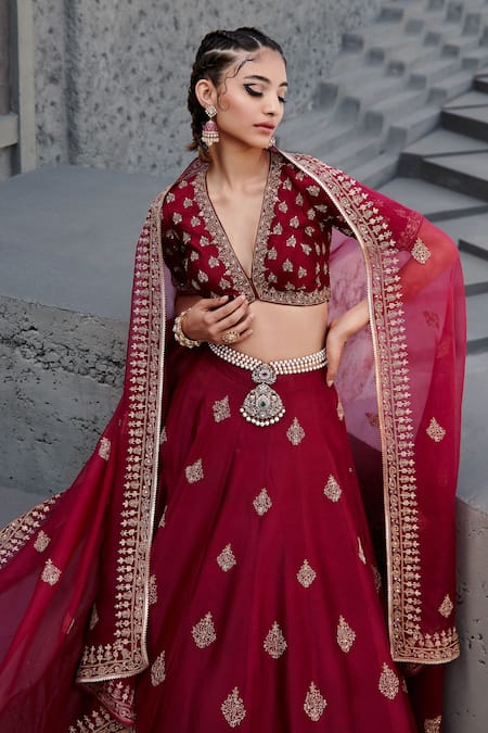 Buy_Jigar Mali_Red Organza, Chanderi Dori, Floral, Sequin V Neck Lehenga Set _Online_at_Aza_Fashions
