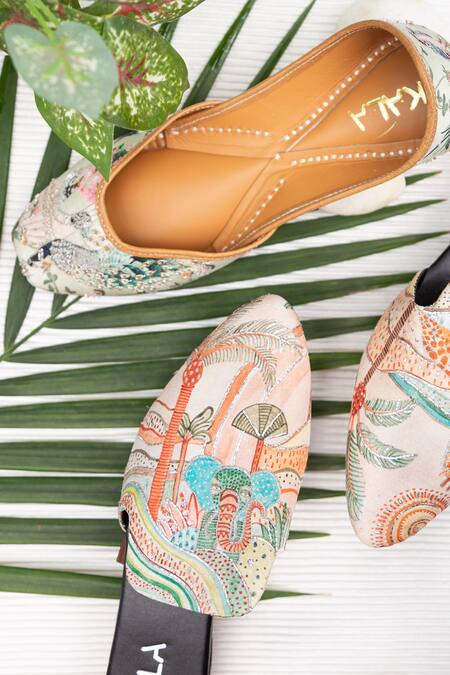 Buy_Kala_Multi Color Twiga And Tembo Fauna Print Mules _Online_at_Aza_Fashions