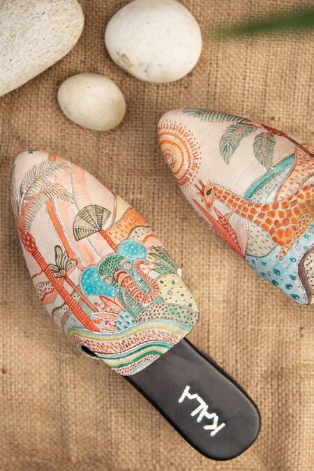 Kala_Multi Color Twiga And Tembo Fauna Print Mules _Online_at_Aza_Fashions