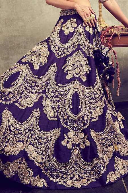 Jayanti Reddy_Red Raw Silk V Neck Embroidered Lehenga Set _Online_at_Aza_Fashions