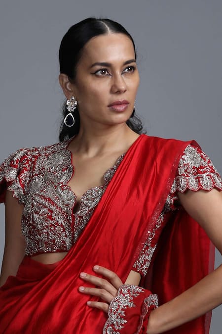 Jayanti Reddy_Red Silk V Neck Saree With Blouse _Online_at_Aza_Fashions