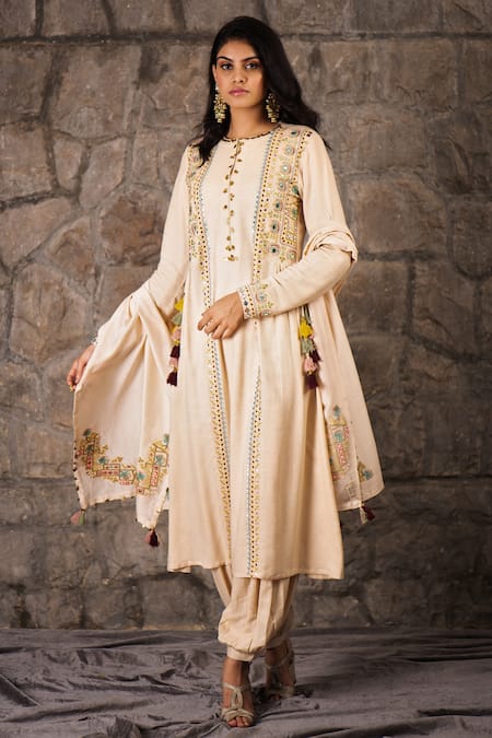 Inej Embroidered Kurta Set 