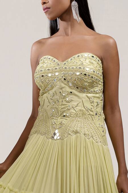 Jyoti Sachdev Iyer Green Chanderi Sweetheart Neck Hand Embroidered Bandeau Gown at Aza Fashions Jyoti Sachdev Iyer_Green Chanderi Sweetheart Neck Hand Embroidered Bandeau Gown _at_Aza_Fashions