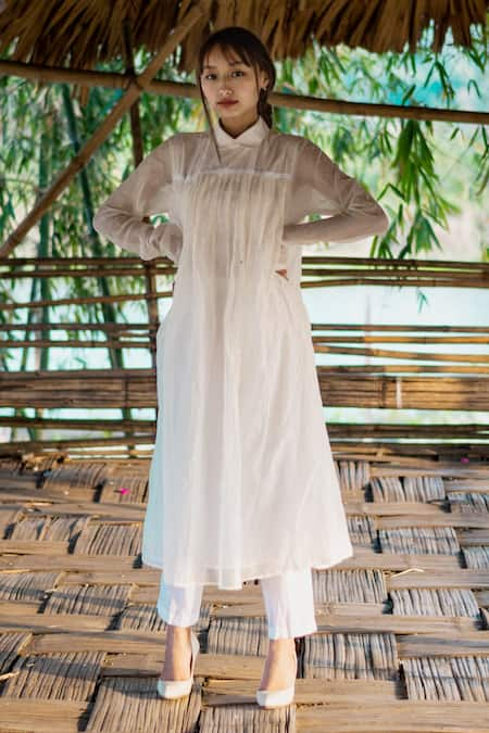 Juanita by Shubhda Handwoven Chanderi Kurta & Pant Set 