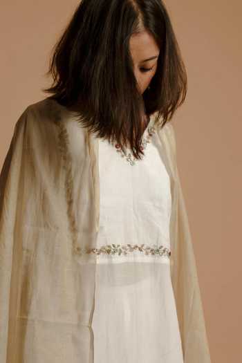 Buy_Juanita By Shubhda_White Chanderi Tissue, Handwoven Cotton Silk V Neck Embroidered Kurta Set_Online_at_Aza_Fashions