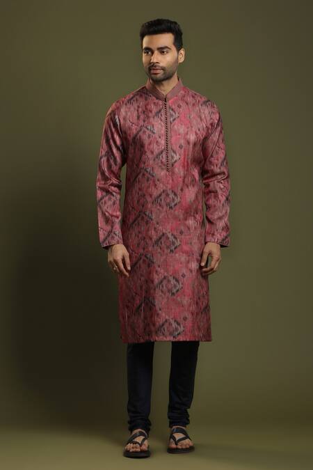 Kora By Nilesh Mitesh_Pink Silk Blend Printed Ikkat Kurta Set _Online_at_Aza_Fashions