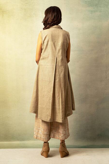 Shop Ibai Beige Handwoven Jamdani Straight Collar Tunic at Aza Fashions Shop_Ibai_Beige Handwoven Jamdani Straight Collar Tunic _at_Aza_Fashions