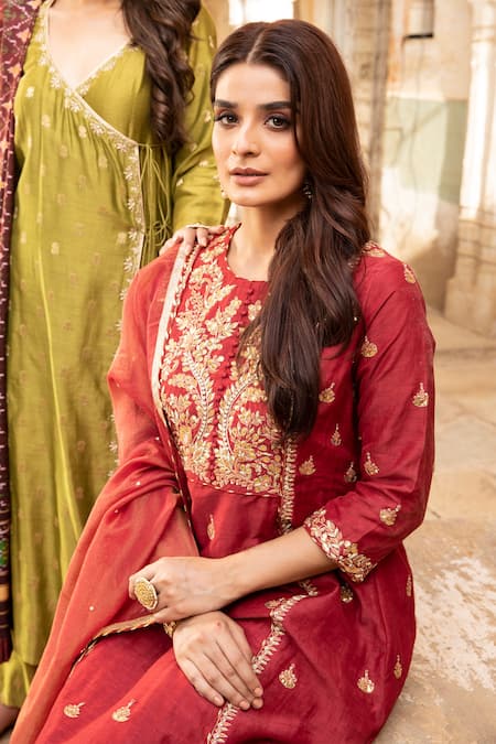 Shop Kritika Dawar Maroon Kurta Linen Silk Palazzo Banarasi Chanderi Dupatta Embroidered Set Online at Aza Fashions Shop_Kritika Dawar_Maroon Kurta Linen Silk Palazzo Banarasi Chanderi Dupatta Embroidered Set _Online_at_Aza_Fashions