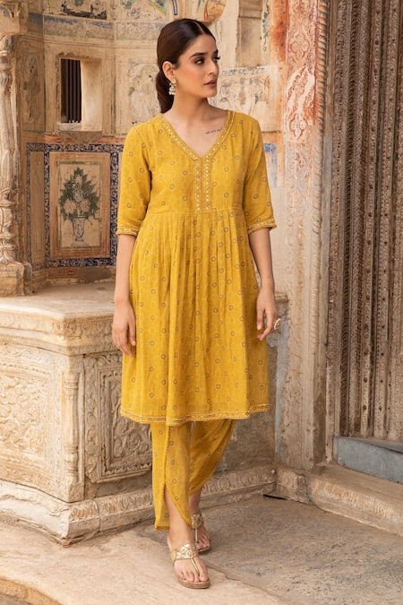 Kritika Dawar_Yellow Tissue Chanderi Lining Mulmul V Neck Peplum And Dhoti Pant Set_Online_at_Aza_Fashions
