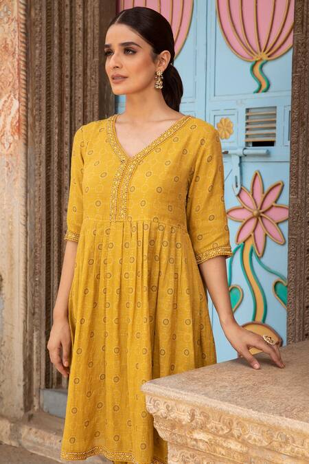 Buy_Kritika Dawar_Yellow Tissue Chanderi Lining Mulmul V Neck Peplum And Dhoti Pant Set_Online_at_Aza_Fashions