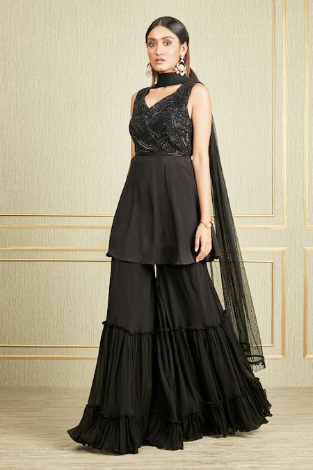 Charu And Vasundhara Embroidered Kurta Set 