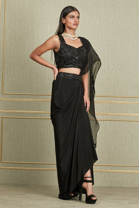 Shop Charu And Vasundhara Black Crepe, Paper Silk, Tussar Sweetheart Neck Pre-draped Saree Set at Aza Fashions Shop_Charu And Vasundhara_Black Crepe, Paper Silk, Tussar Sweetheart Neck Pre-draped Saree Set _at_Aza_Fashions