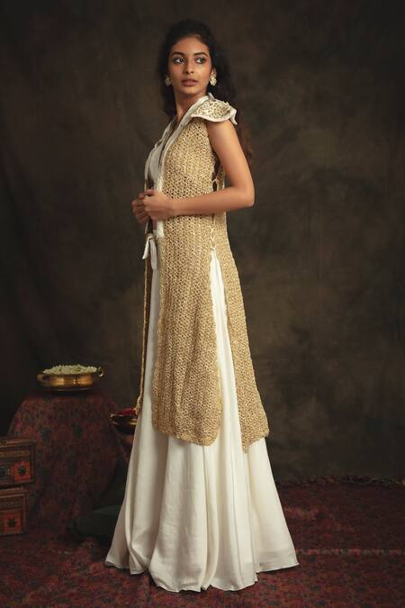 Nikita Vishakha White Bralette Velvet Lehenga Raw Silk Jacket Mesh Zardozi Afreen Set With Online at Aza Fashions Nikita Vishakha_White Bralette Velvet Lehenga Raw Silk Jacket Mesh Zardozi Afreen Set With _Online_at_Aza_Fashions