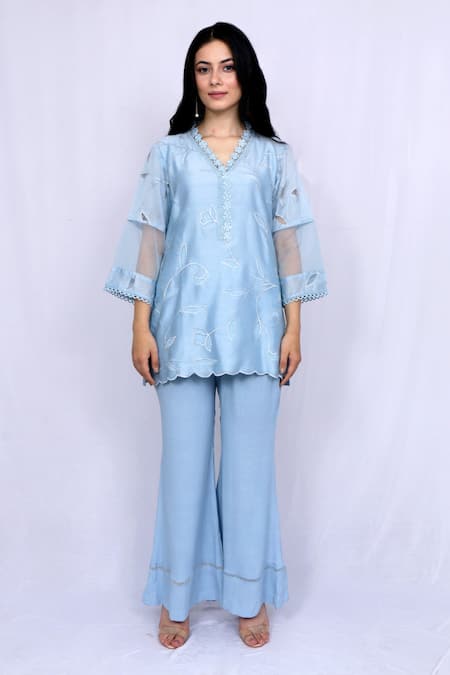 Ewaz_Blue Organza, Chanderi, Moss Crepe Floral V Neck Embroidered Tunic And Pant Set _Online_at_Aza_Fashions