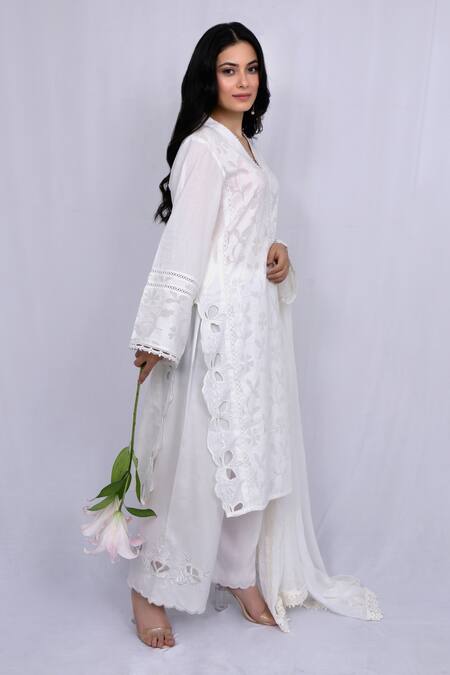 Ewaz_White Cotton, Chiffon, Modal Satin Alyssum Motifs V Floral Embroidered Kurta Set _Online_at_Aza_Fashions