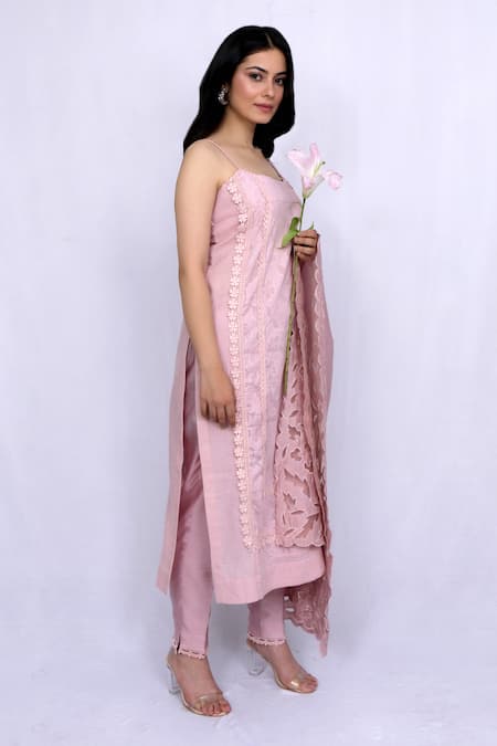 Ewaz_Pink Chanderi, Cotton Silk Floral Straight Embroidered Kurta Set _Online_at_Aza_Fashions