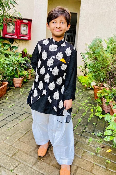 Buy_Kirti Agarwal - Pret N Couture_Black Silk, Cotton Embroidery Floral Kurta Set _Online_at_Aza_Fashions