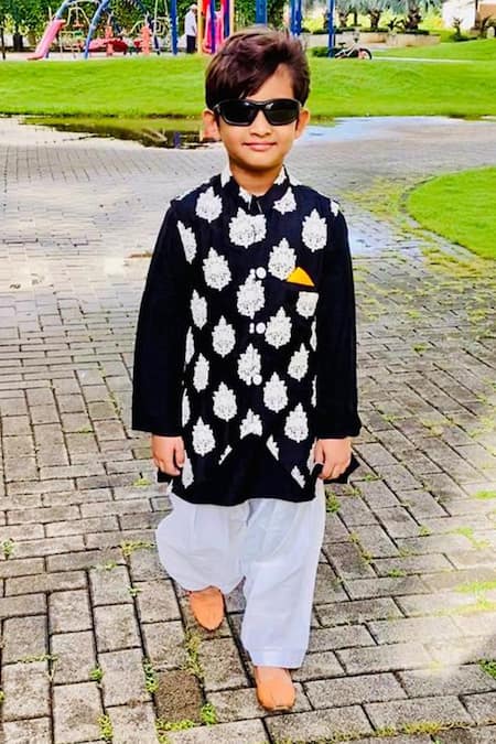 Kirti Agarwal - Pret N Couture_Black Silk, Cotton Embroidery Floral Kurta Set _at_Aza_Fashions