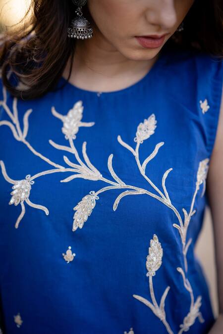 Buy_Kaia_Blue Georgette Round Embroidered Kurta And Dhoti Pant Set_Online_at_Aza_Fashions