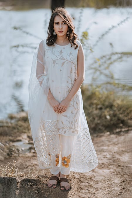 Kaia White Cotton, Net Round Embroidered Kurta Set Online at Aza Fashions Kaia_White Cotton, Net Round Embroidered Kurta Set_Online_at_Aza_Fashions