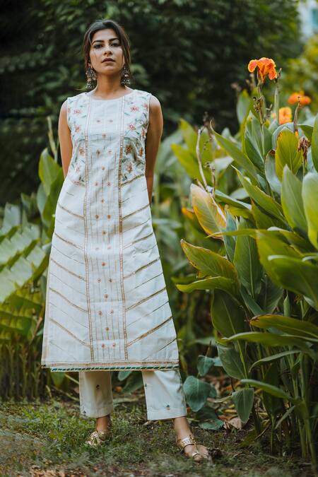 Kaia_White Cotton Round Embroidered Kurta And Pant Set_Online_at_Aza_Fashions