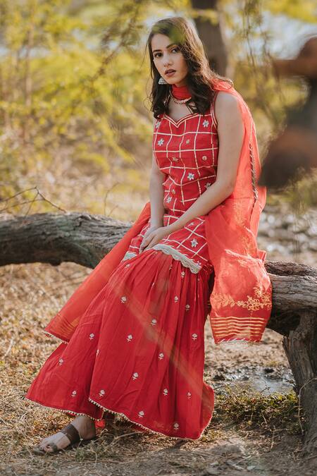 Buy_Kaia_Red Cotton, Organza Leaf Neck Embroidered Kurta Sharara Set_Online_at_Aza_Fashions