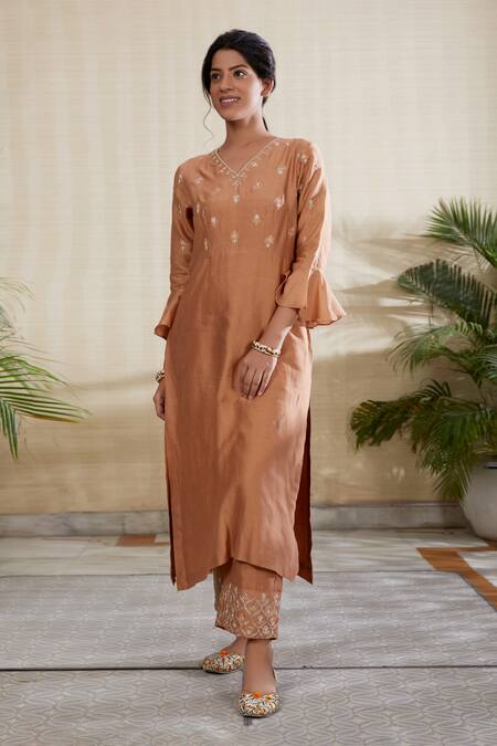Kefi Collections_Beige , Organza, Chanderi Sequins, Pearls, Embroidery, Zari Kurta Set_Online_at_Aza_Fashions