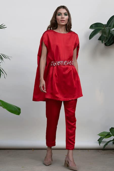 Kanelle Red Linen Satin Round Top And Pant Set 