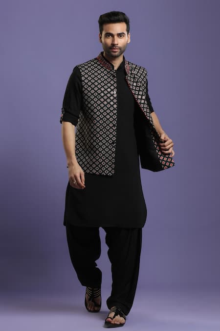 Kora By Nilesh Mitesh Black Silk Blend Embroidered Geometric Bundi And Kurta Set 