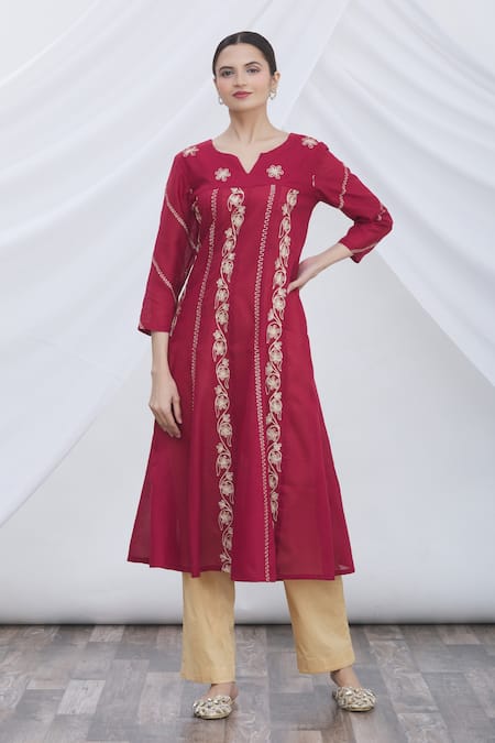 Samyukta Singhania Embroidered Panelled Kurta 