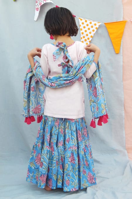 Shop THE COTTON STAPLE Pink Cotton Tassels Kurta Set at Aza Fashions Shop_THE COTTON STAPLE_Pink Cotton Tassels Kurta Set _at_Aza_Fashions