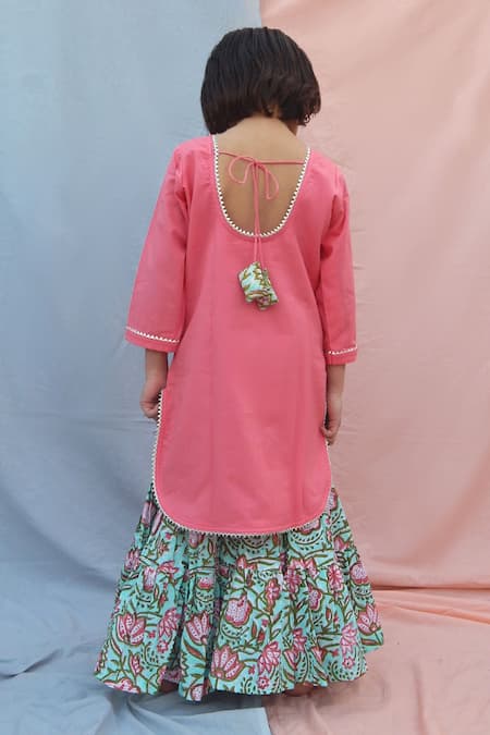 Shop THE COTTON STAPLE Peach Cotton Gota Patti Kurta Set at Aza Fashions Shop_THE COTTON STAPLE_Peach Cotton Gota Patti Kurta Set _at_Aza_Fashions