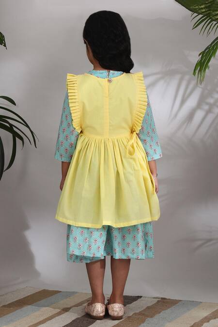 Shop THE COTTON STAPLE Blue Cotton Printed Dress With Outer Layer at Aza Fashions Shop_THE COTTON STAPLE_Blue Cotton Printed Dress With Outer Layer _at_Aza_Fashions