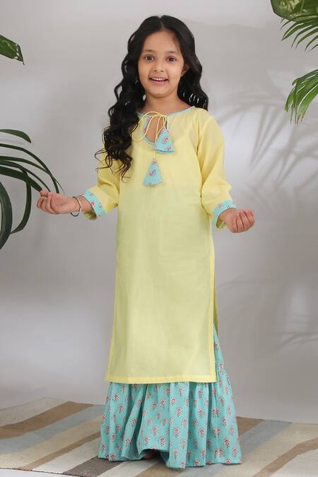 THE COTTON STAPLE Yellow Cotton Kurta Set Online at Aza Fashions THE COTTON STAPLE_Yellow Cotton Kurta Set _Online_at_Aza_Fashions