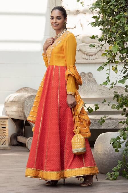 Nikasha_Yellow Raw Silk, Georgette, Handwoven Banarasi Cotton V Neck Anarkali Set _Online_at_Aza_Fashions