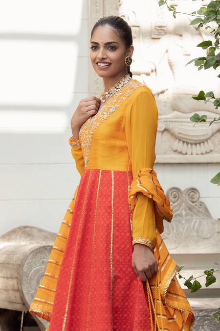 Buy_Nikasha_Yellow Raw Silk, Georgette, Handwoven Banarasi Cotton V Neck Anarkali Set _Online_at_Aza_Fashions