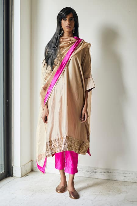 Shorshe Clothing_Beige Chanderi And Silk V Neck Kurta & Pant Set _Online_at_Aza_Fashions