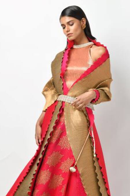 Kiran Uttam Ghosh_Pink Pleated Metallic Zari Halter Lehenga Set _at_Aza_Fashions