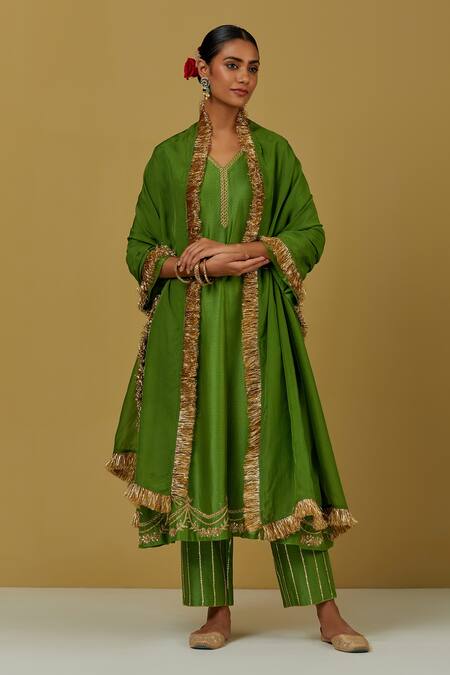 Buy Ikshita Choudhary Green Chanderi Silk Floral V Neck Kurta And Pant Set Online at Aza Fashions Buy_Ikshita Choudhary_Green Chanderi Silk Floral V Neck Kurta And Pant Set_Online_at_Aza_Fashions