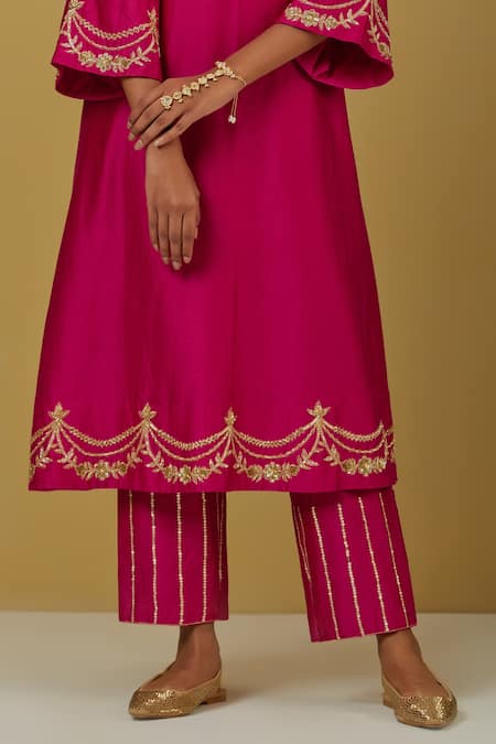 Shop_Ikshita Choudhary_Magenta Chanderi Silk Embroidered Floral V Neck Kurta Pant Set_Online_at_Aza_Fashions