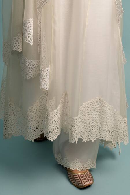 Shop Karishma Khanduja Bareilly White Organza Notched Kurta Set Online at Aza Fashions Shop_Karishma Khanduja Bareilly_White Organza Notched Kurta Set _Online_at_Aza_Fashions