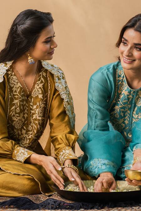 Buy Naaz By Noor Green Cotton, Chanderi And Organza V Neck Kurta Set Online at Aza Fashions Buy_Naaz By Noor_Green Cotton, Chanderi And Organza V Neck Kurta Set _Online_at_Aza_Fashions