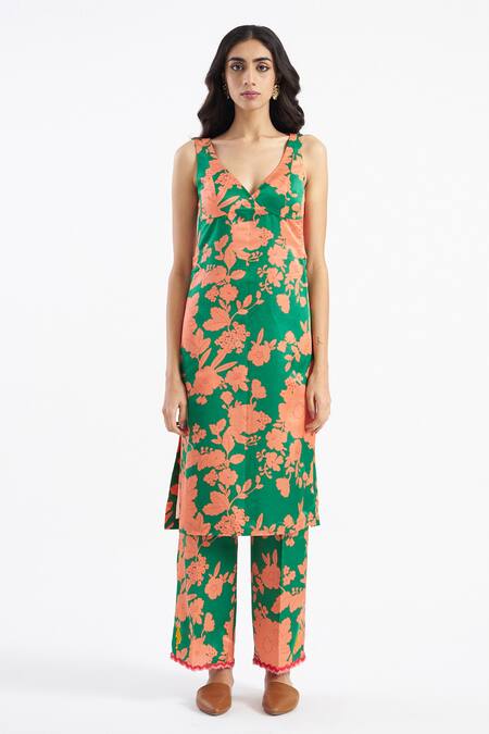 Kshitij Jalori Green Cotton Silk Satin Floral Print Kurta And Pant Set
