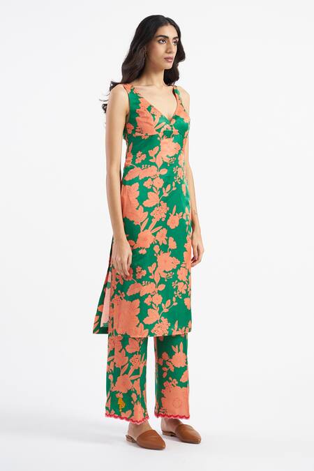 Kshitij Jalori_Green Cotton Silk Satin Floral Print Kurta And Pant Set_Online_at_Aza_Fashions
