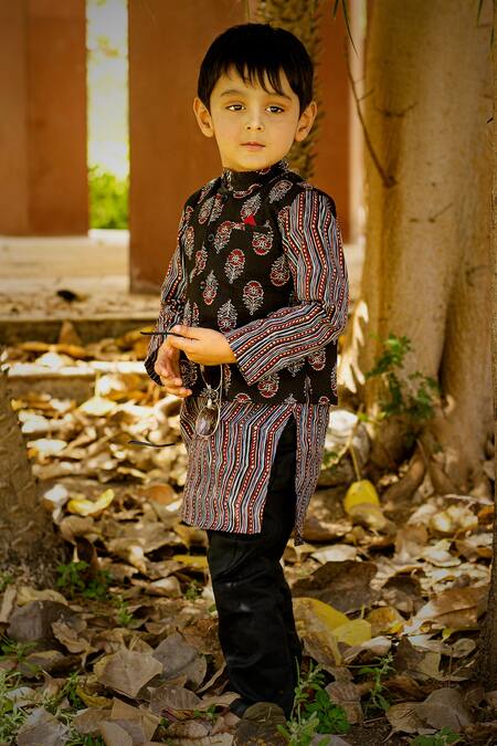 Buy_Laadlo_Black Cotton Printed Bundi And Kurta Set_Online_at_Aza_Fashions