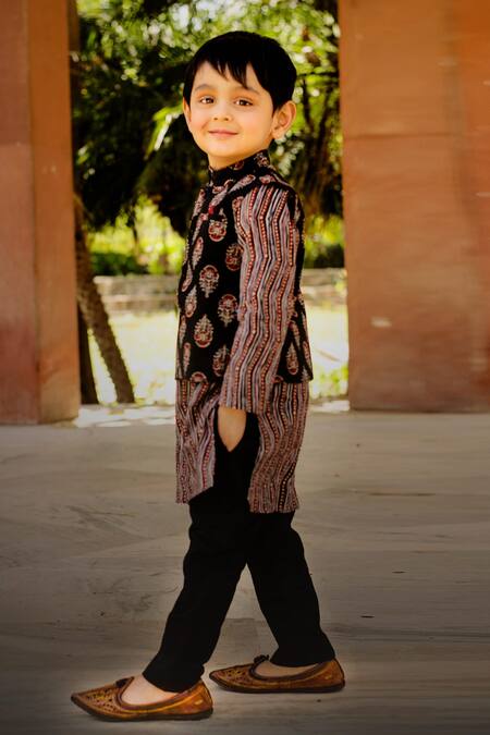 Shop_Laadlo_Black Cotton Printed Bundi And Kurta Set_Online_at_Aza_Fashions