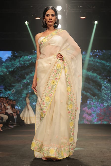 Keerthi Kadire_White Raw Silk, Organza Floral Applique Scoop Neck Saree With Blouse _Online_at_Aza_Fashions