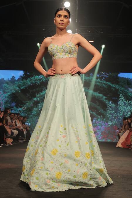 Buy_Keerthi Kadire_Green Raw Silk Floral Applique Sweetheart Neck Lehenga And Blouse Set _Online_at_Aza_Fashions
