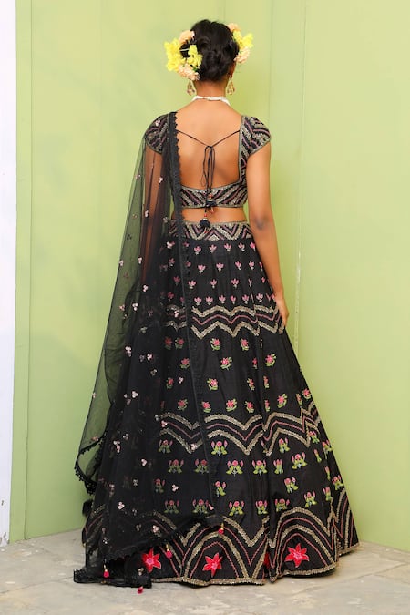 Shop Keerthi Kadire Black Raw , Net, Dola Round Embroidered Lehenga Set at Aza Fashions Shop_Keerthi Kadire_Black Raw , Net, Dola Round Embroidered Lehenga Set _at_Aza_Fashions