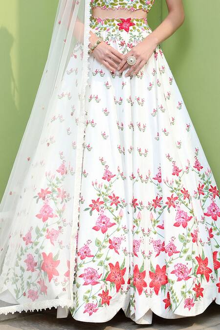 Keerthi Kadire White Raw , Net, Dola Round Embroidered Bridal Lehenga Set at Aza Fashions Keerthi Kadire_White Raw , Net, Dola Round Embroidered Bridal Lehenga Set _at_Aza_Fashions